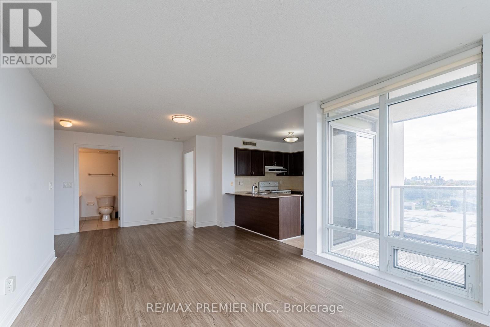 1203 - 7 North Park Road, Vaughan, Ontario  L4J 0C9 - Photo 4 - N12663670