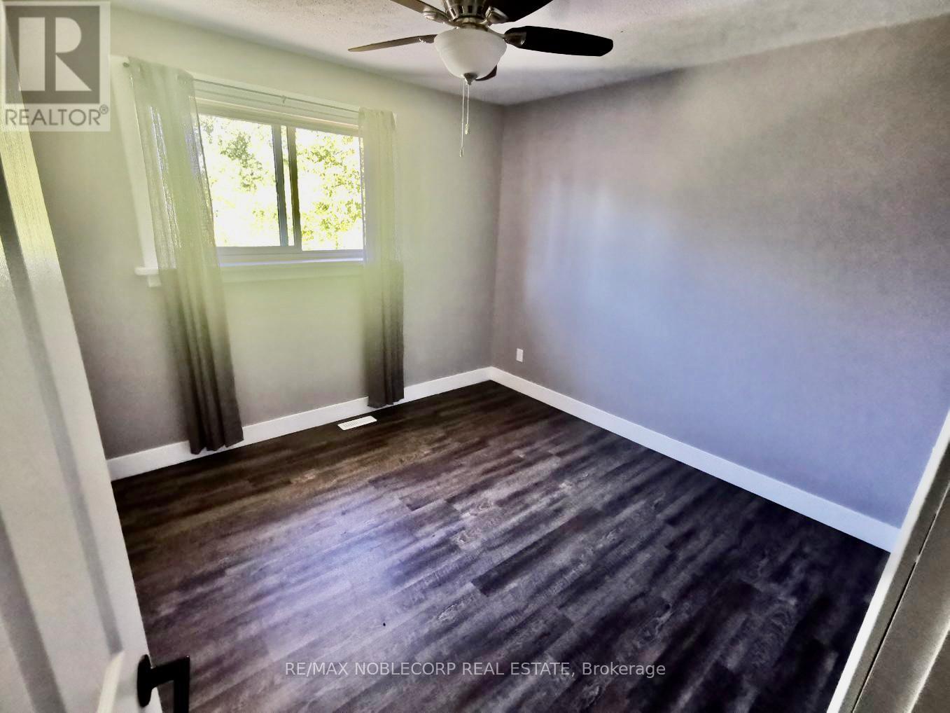 17 Larkdale Crescent, Essa, Ontario  L0M 1B0 - Photo 10 - N12663690