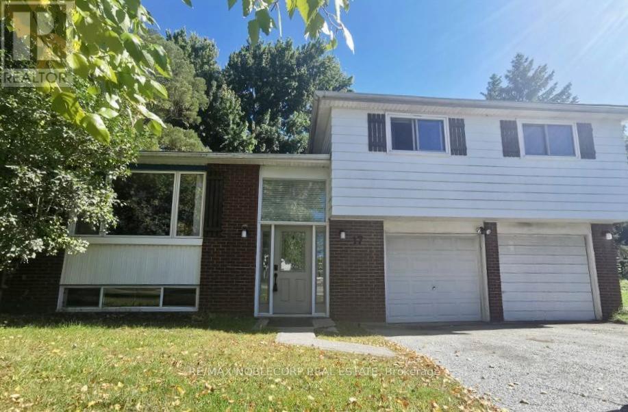 17 Larkdale Crescent, Essa, Ontario  L0M 1B0 - Photo 2 - N12663690