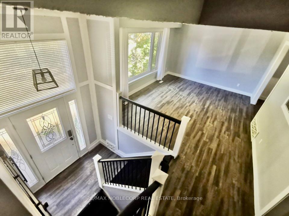 17 Larkdale Crescent, Essa, Ontario  L0M 1B0 - Photo 8 - N12663690