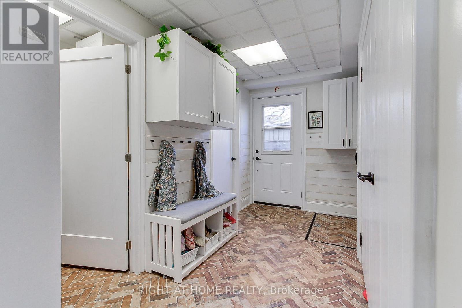 45 Pleasant Avenue, East Gwillimbury, Ontario  L9N 1A2 - Photo 21 - N12597270