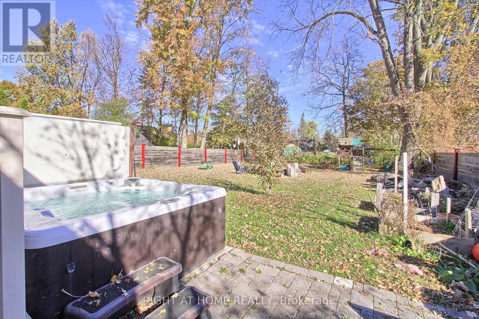 45 Pleasant Avenue, East Gwillimbury, Ontario  L9N 1A2 - Photo 33 - N12597270