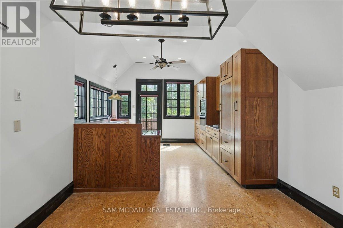 62 Maple Avenue S, Mississauga, Ontario  L5H 2R6 - Photo 10 - W12663534