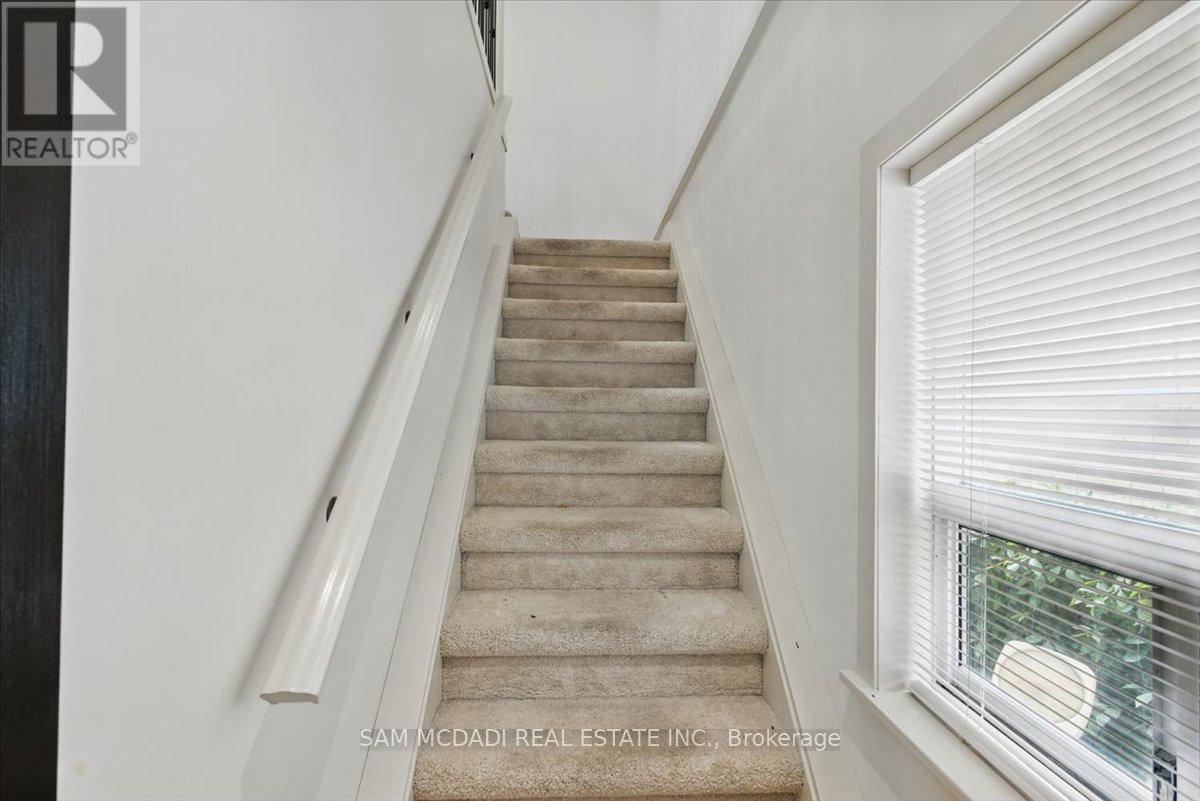 62 Maple Avenue S, Mississauga, Ontario  L5H 2R6 - Photo 14 - W12663534