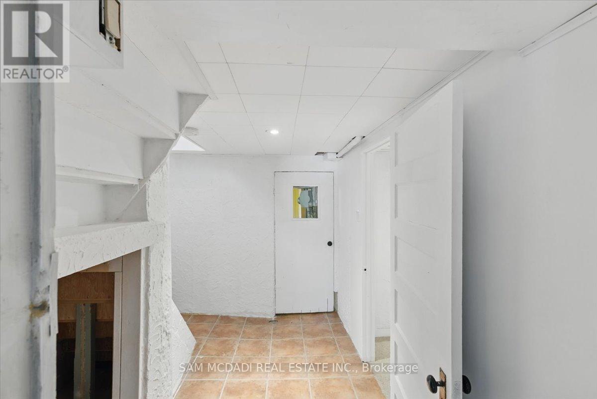 62 Maple Avenue S, Mississauga, Ontario  L5H 2R6 - Photo 25 - W12663534