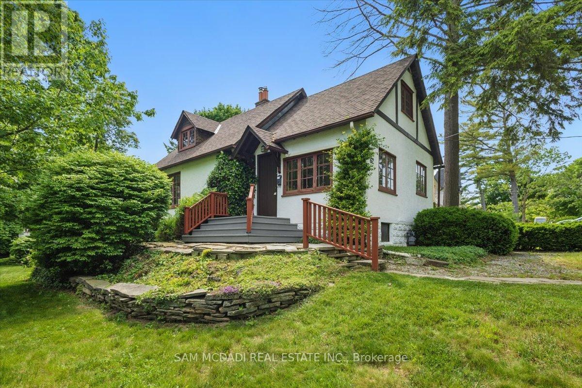 62 Maple Avenue S, Mississauga, Ontario  L5H 2R6 - Photo 3 - W12663534