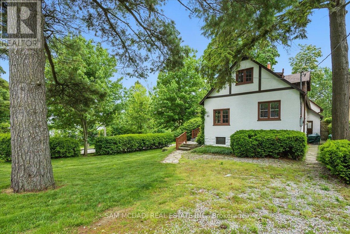 62 Maple Avenue S, Mississauga, Ontario  L5H 2R6 - Photo 5 - W12663534