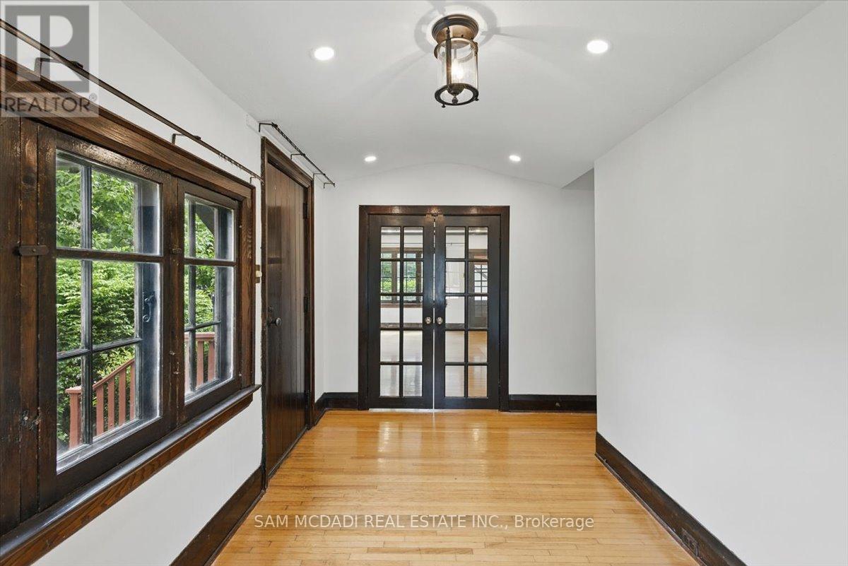 62 Maple Avenue S, Mississauga, Ontario  L5H 2R6 - Photo 6 - W12663534