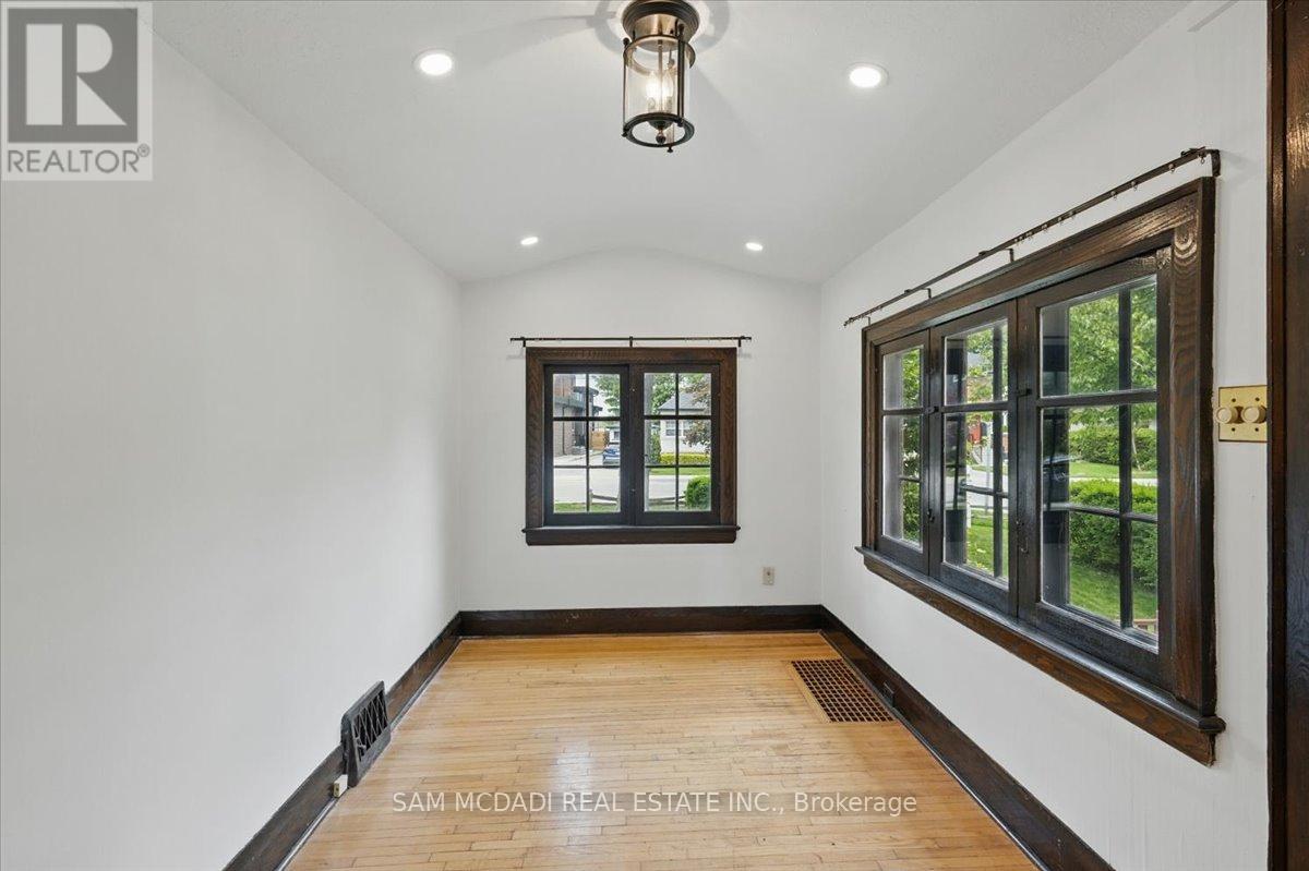 62 Maple Avenue S, Mississauga, Ontario  L5H 2R6 - Photo 7 - W12663534