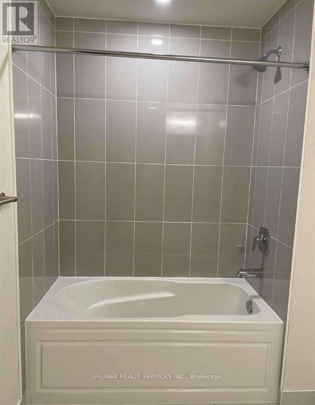 2018 - 35 Watergarden Drive, Mississauga, Ontario  L5R 1B2 - Photo 13 - W12663588