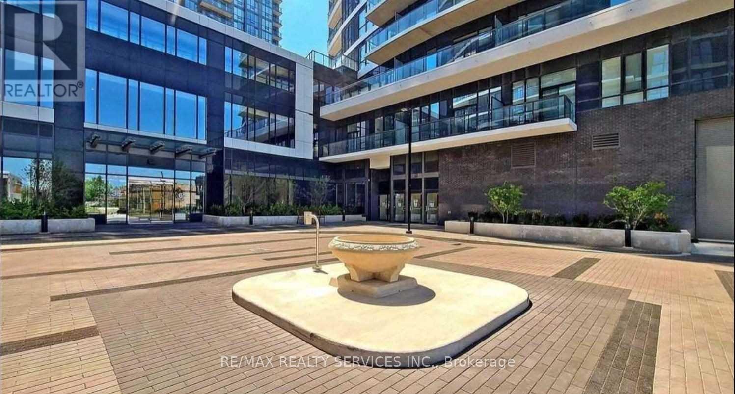 2018 - 35 Watergarden Drive, Mississauga, Ontario  L5R 1B2 - Photo 2 - W12663588