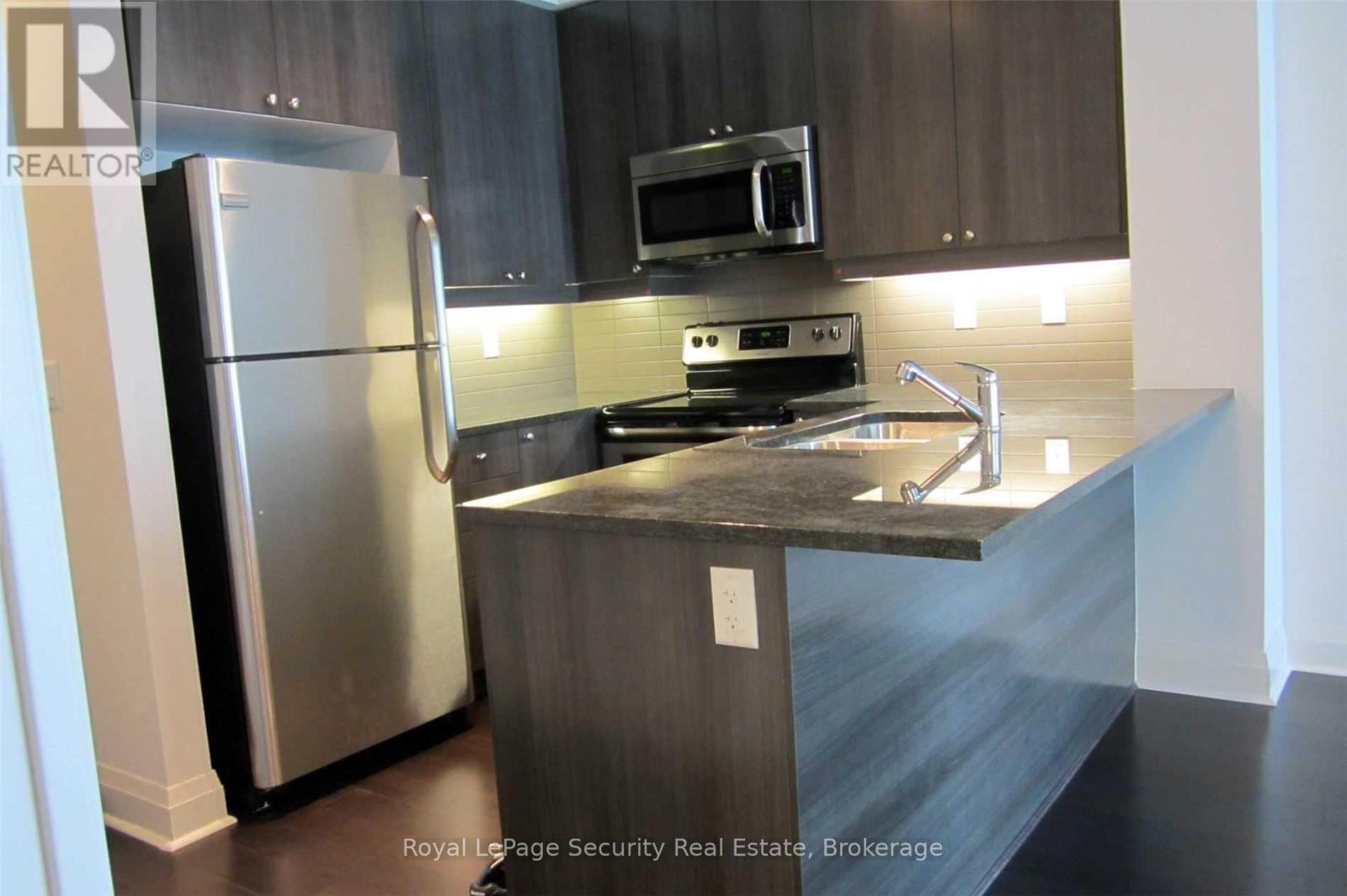 722 - 1185 The Queensway, Toronto, Ontario  M8Z 0C6 - Photo 2 - W12663608