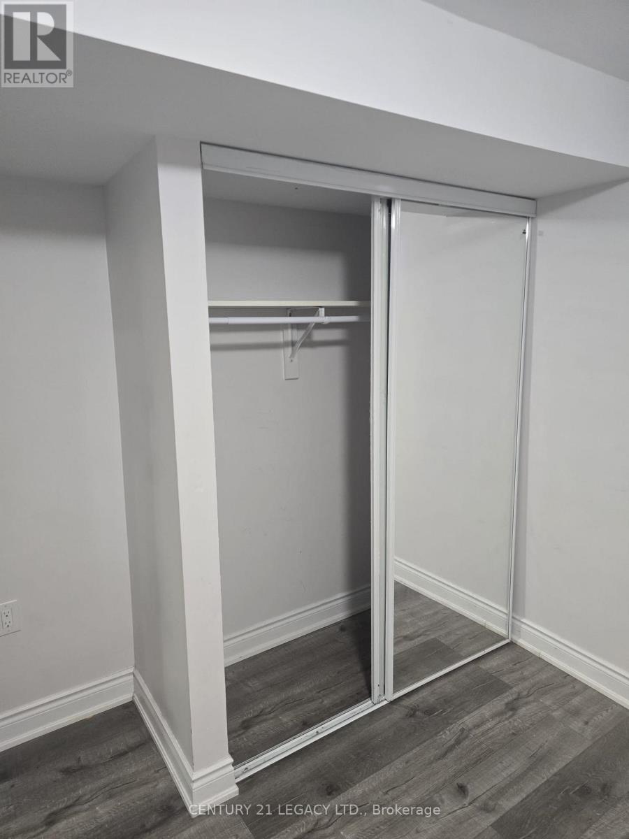 7205 Saint Barbara Boulevard, Mississauga, Ontario  L5W 0C7 - Photo 11 - W12663658