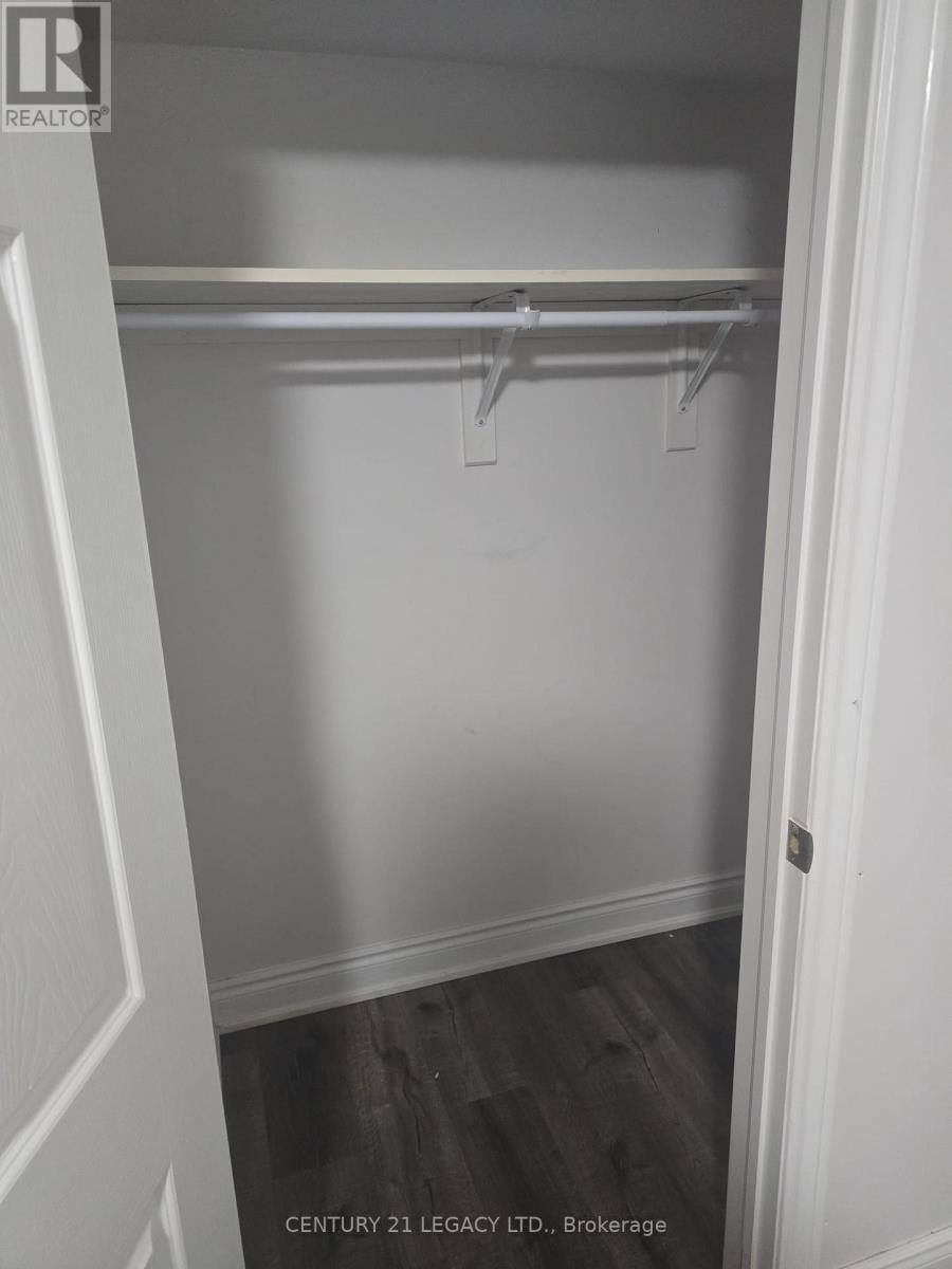 7205 Saint Barbara Boulevard, Mississauga, Ontario  L5W 0C7 - Photo 13 - W12663658