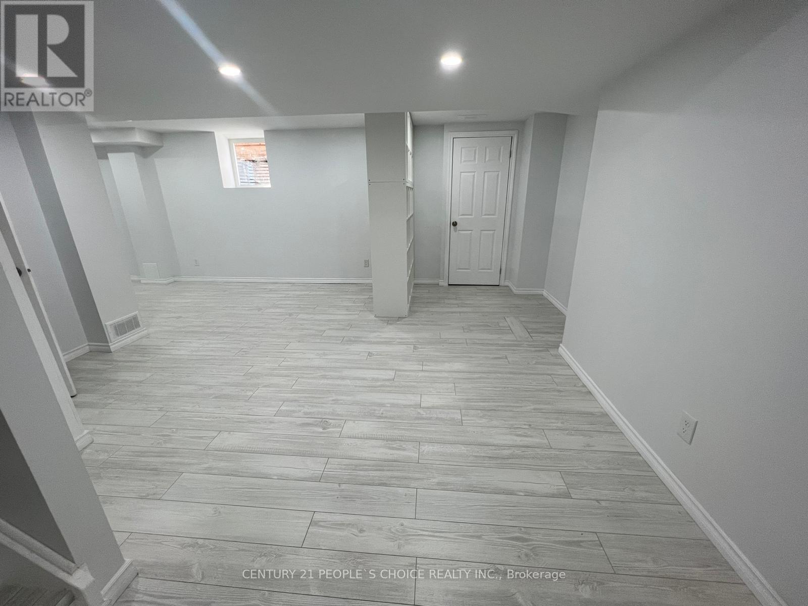 Bsmt - 10 Chudleigh Avenue, Brampton, Ontario  L6X 0N1 - Photo 3 - W12663668