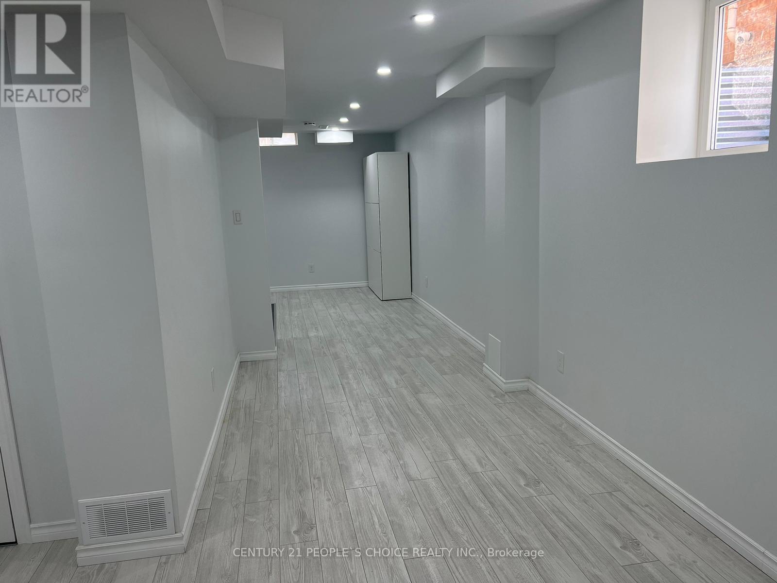 Bsmt - 10 Chudleigh Avenue, Brampton, Ontario  L6X 0N1 - Photo 4 - W12663668