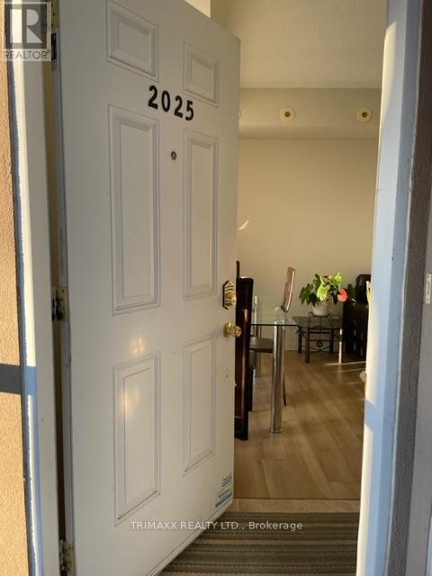 2025 - 3031 Finch Avenue W, Toronto, Ontario  M9M 0A3 - Photo 3 - W12663672