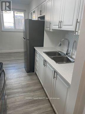 105 - 2365 Marine Drive, Oakville, Ontario  L6L 1C5 - Photo 4 - W12663712