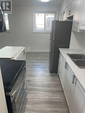 105 - 2365 Marine Drive, Oakville, Ontario  L6L 1C5 - Photo 5 - W12663712