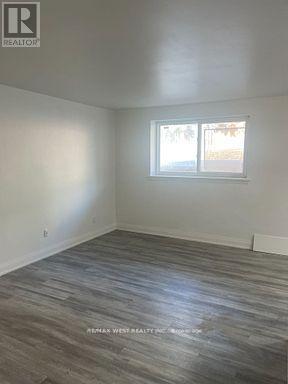 105 - 2365 Marine Drive, Oakville, Ontario  L6L 1C5 - Photo 8 - W12663712