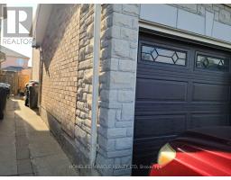 11 HEATHBROOK AVENUE, Brampton, Ontario