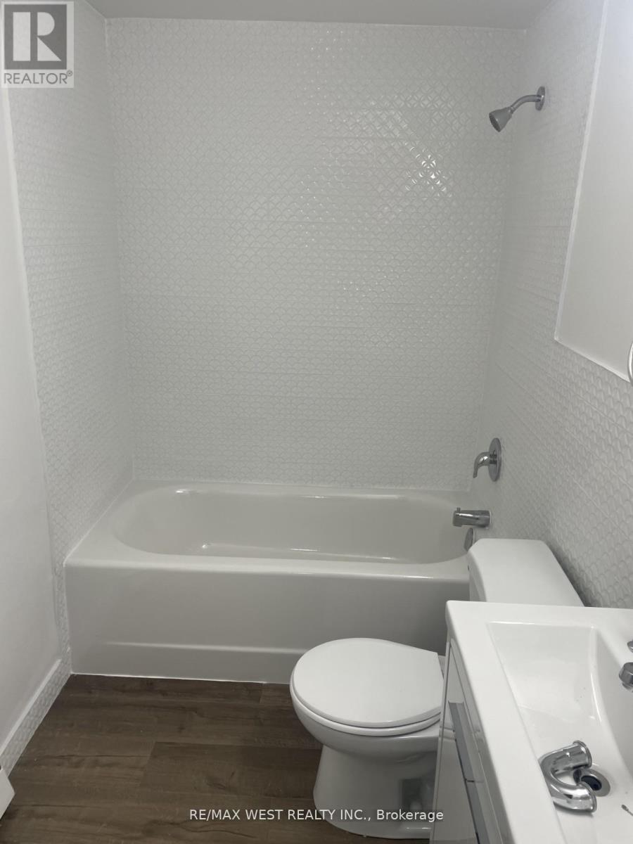 102 - 2365 Marine Drive, Oakville, Ontario  L6L 1C5 - Photo 13 - W12663736