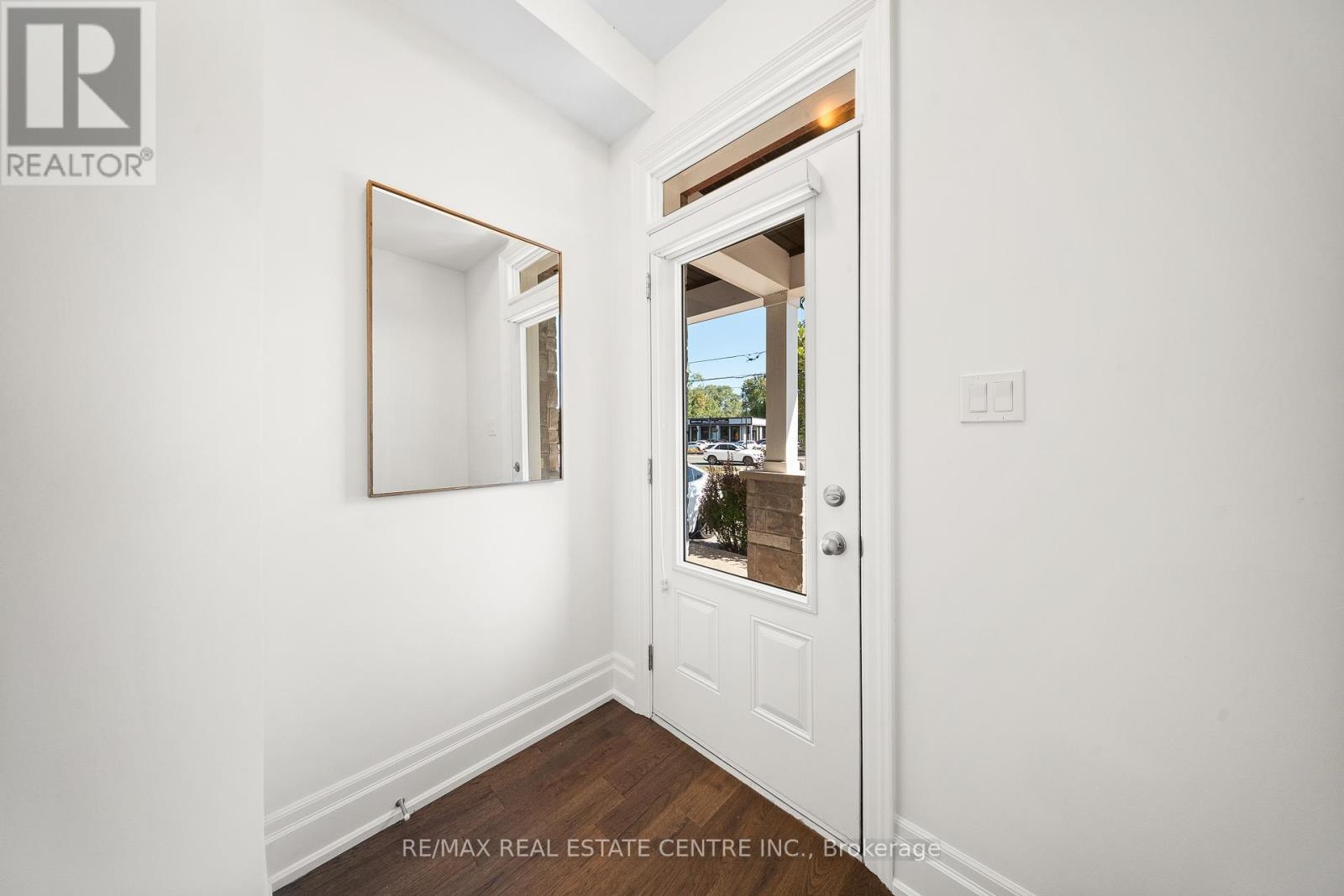 7 - 111 Wilson Street E, Hamilton, Ontario  L9B 2G7 - Photo 5 - X12663682