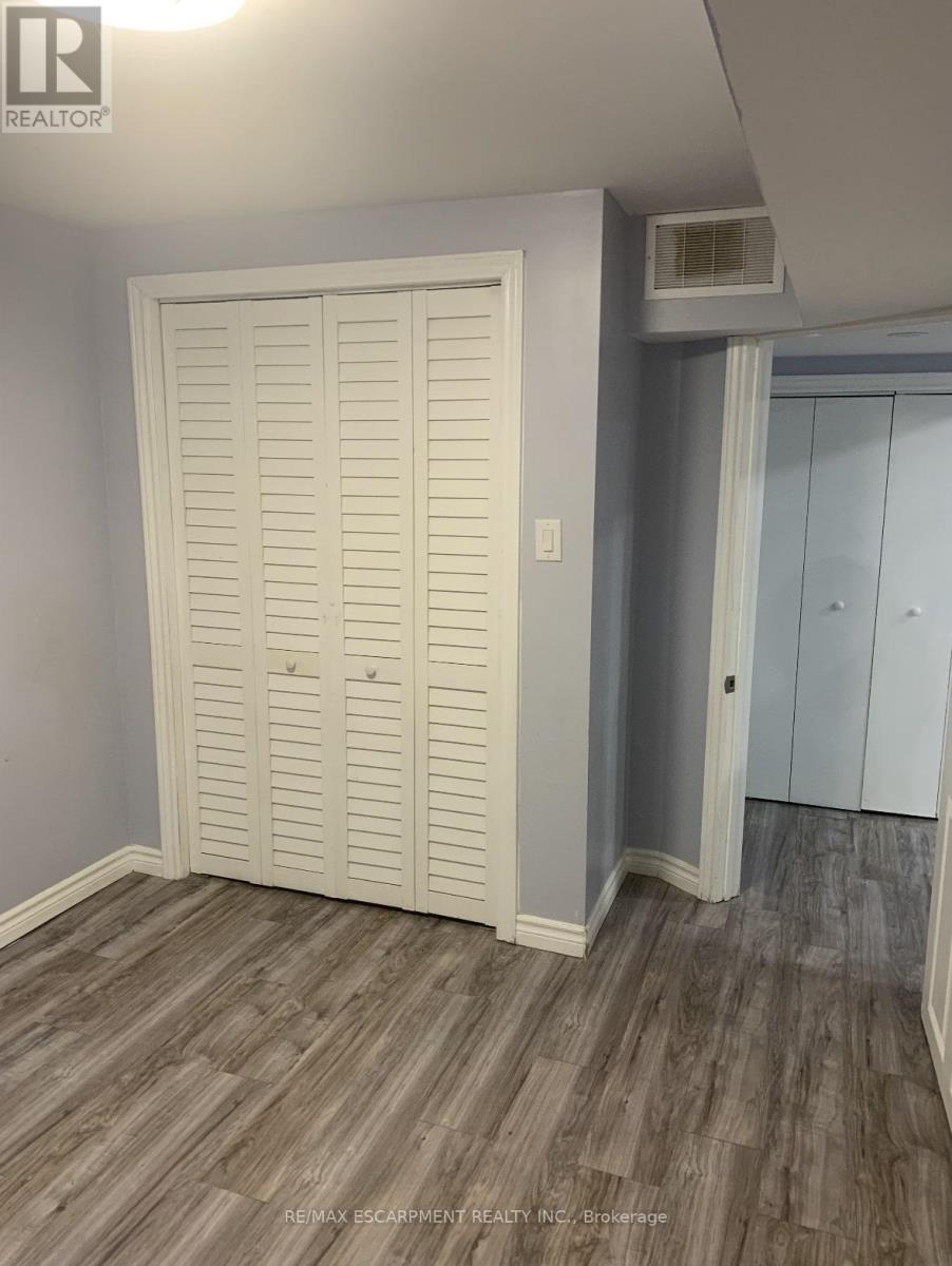 560 Stonehenge Drive, Hamilton, Ontario  L9K 0B2 - Photo 9 - X12663716