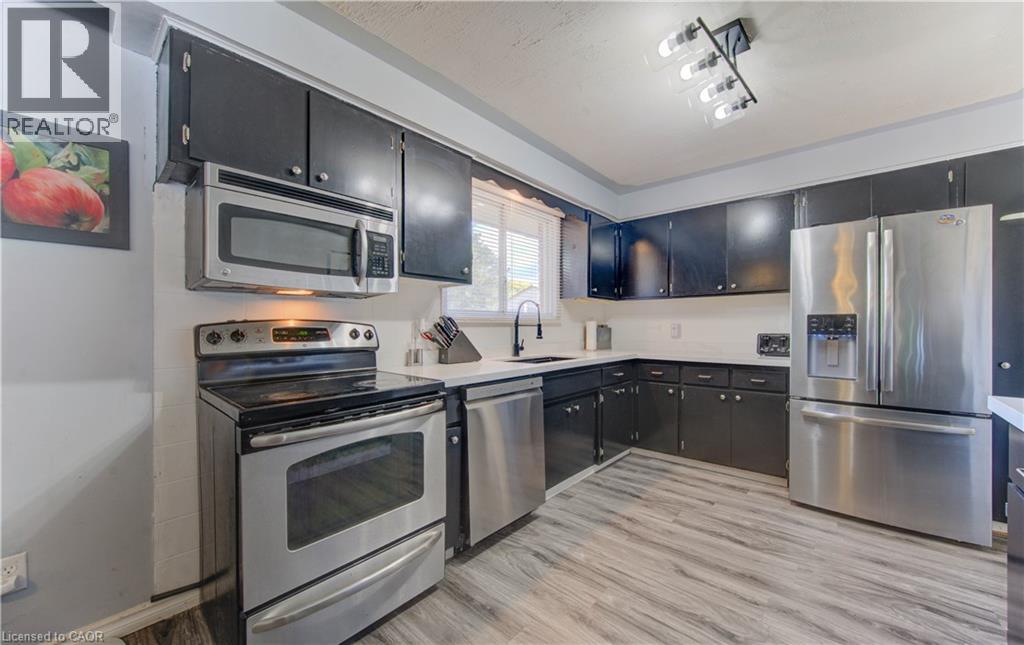 320 Country Hill Drive, Kitchener, Ontario  N2E 2C2 - Photo 16 - 40785658