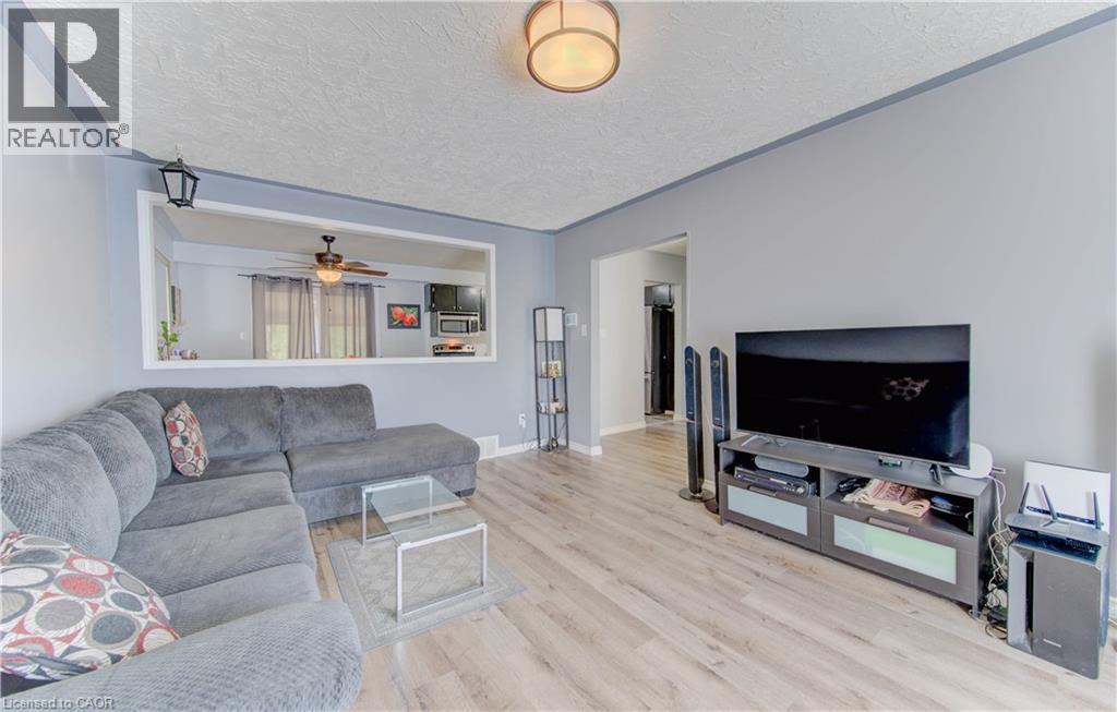 320 Country Hill Drive, Kitchener, Ontario  N2E 2C2 - Photo 10 - 40785658