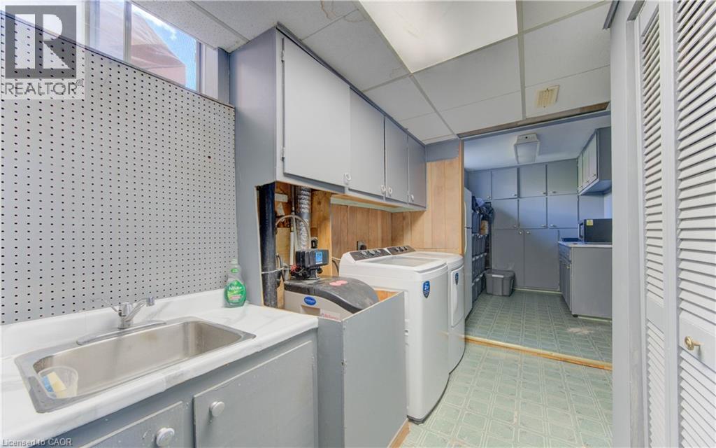 320 Country Hill Drive, Kitchener, Ontario  N2E 2C2 - Photo 27 - 40785658