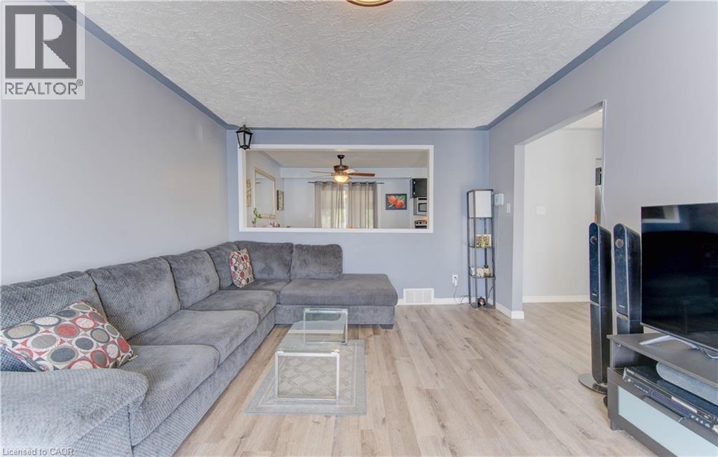 320 Country Hill Drive, Kitchener, Ontario  N2E 2C2 - Photo 11 - 40785658