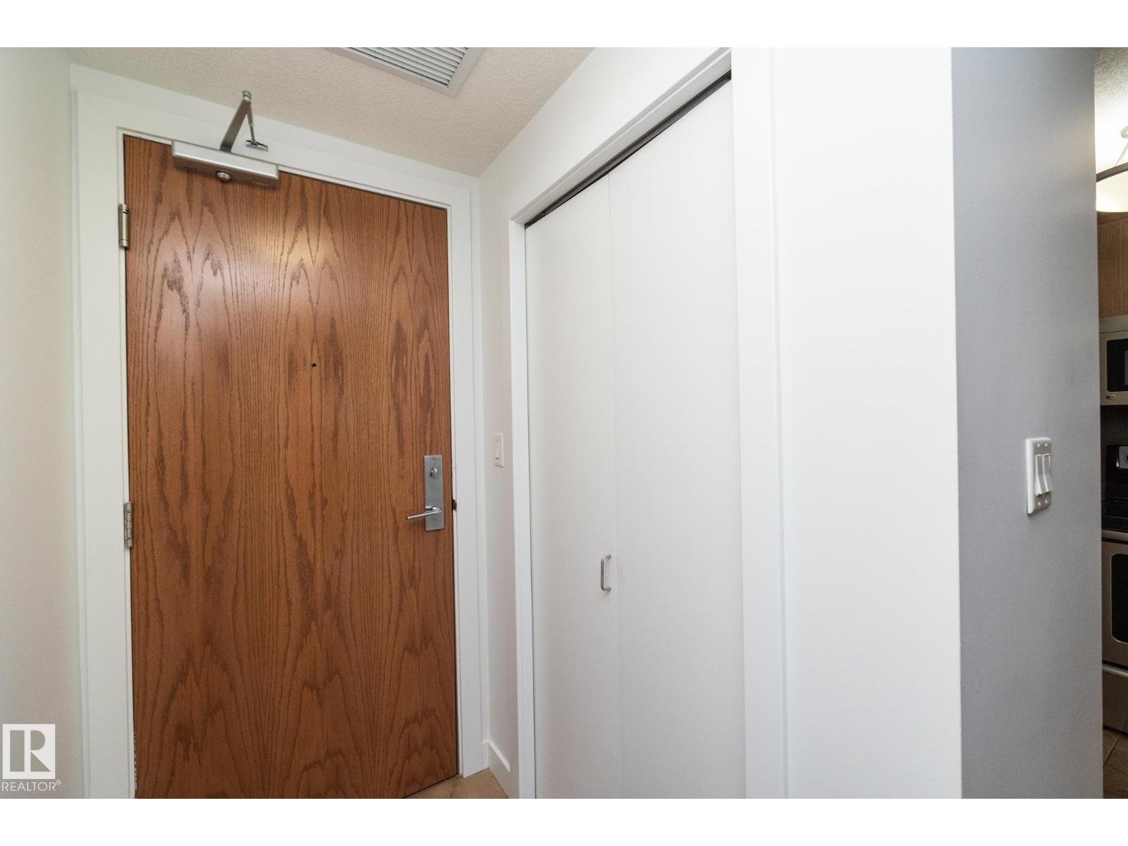 #505 10055 118 St Nw, Edmonton, Alberta T5K 0C1 - Photo 5 - E4467327