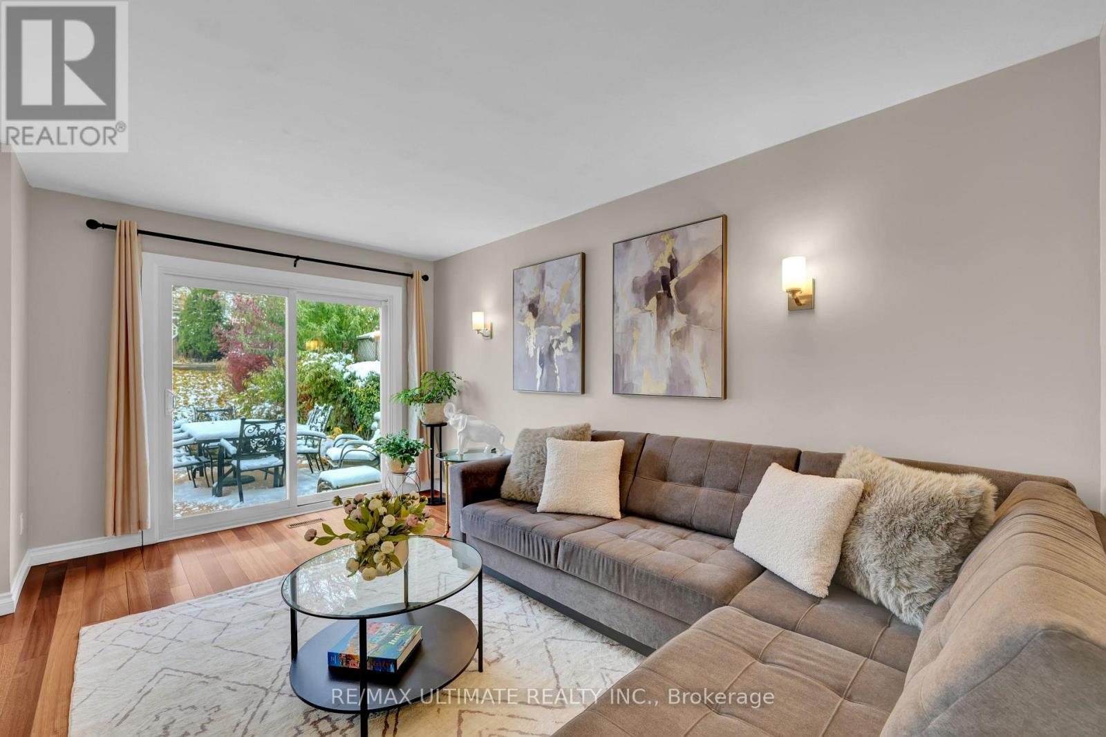 74 Robinson Crescent, Whitby, Ontario  L1N 6W5 - Photo 5 - E12631534