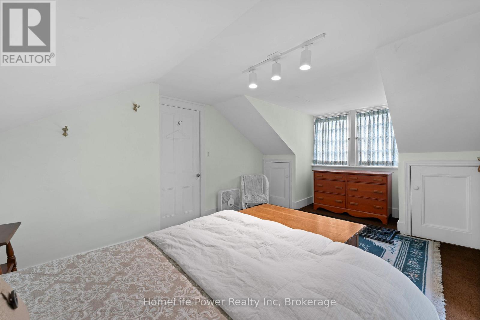 2 Alwington Avenue, Kingston (Central City East), Ontario  K7L 4R3 - Photo 39 - X12663804