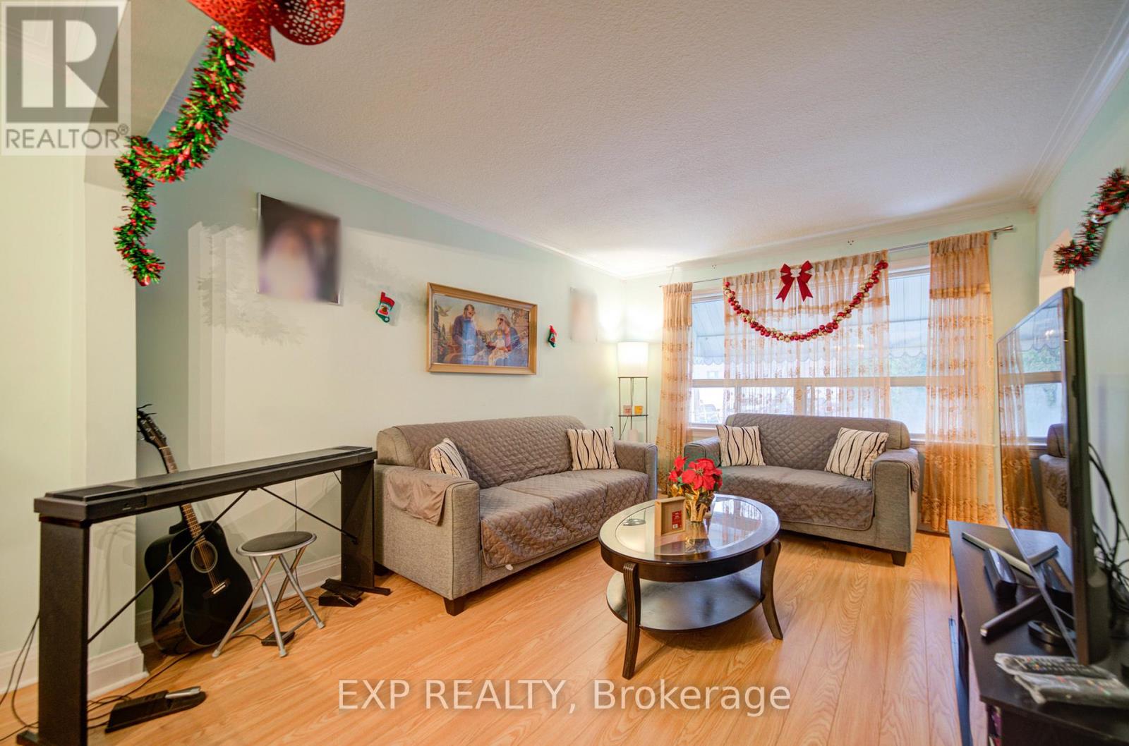 63 Midland Avenue, Toronto, Ontario  M1N 3Z8 - Photo 3 - E12663556