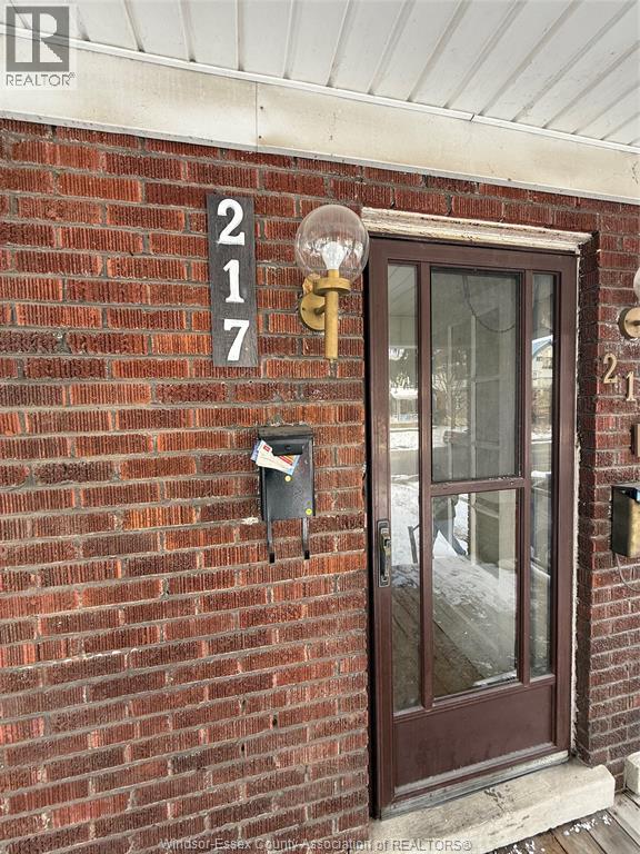 217 Campbell Avenue, Windsor, Ontario  N9B 2H1 - Photo 2 - 26000231