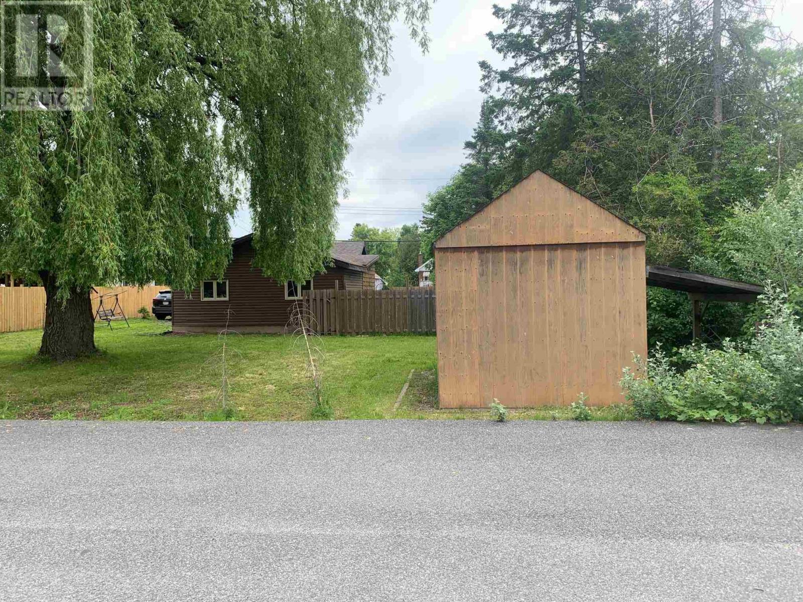 25 Elmwood Ave, Sault Ste. Marie, Ontario  P6B 4V6 - Photo 9 - SM252948