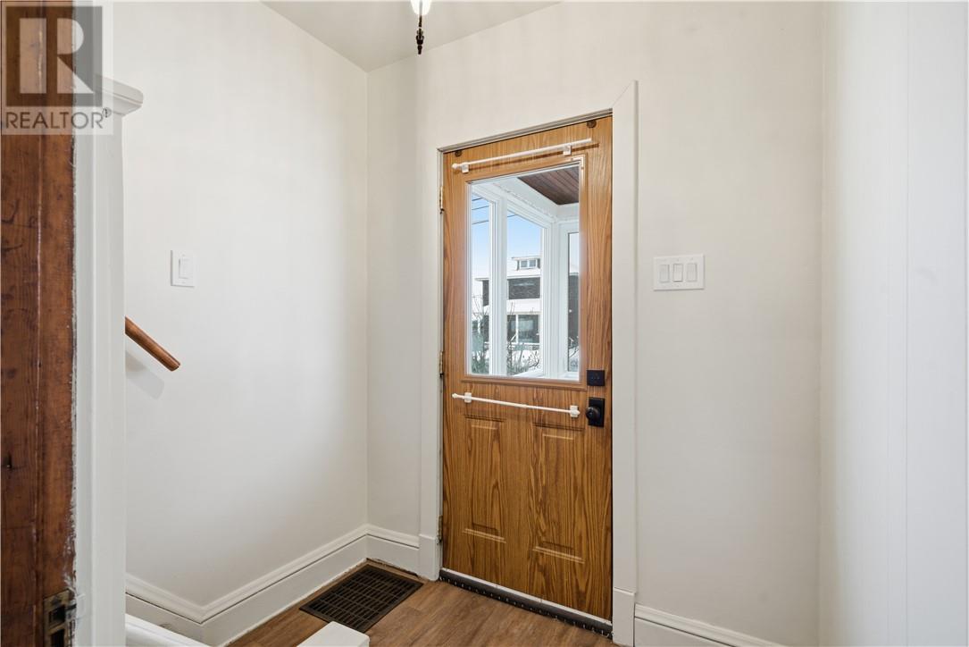 202 Eyre Street, Sudbury, Ontario  P3C 4B2 - Photo 4 - 2125974