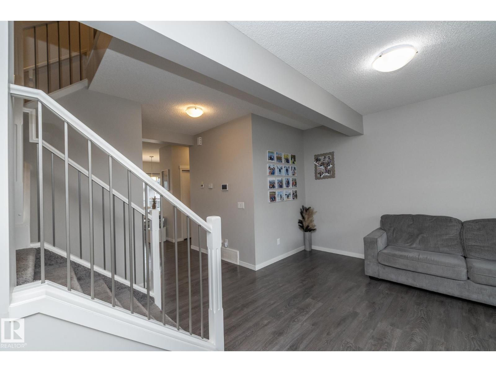 17147 49 St Nw, Edmonton, Alberta  T5Y 3P3 - Photo 5 - E4463531