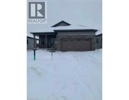136 SAUNDERS Street, atwood, Ontario