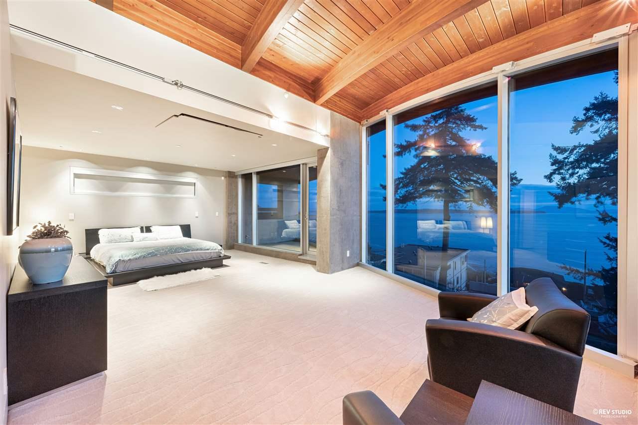 14523 Magdalen Avenue, White Rock, British Columbia V4B 2X5 - Photo 16 - R3076015