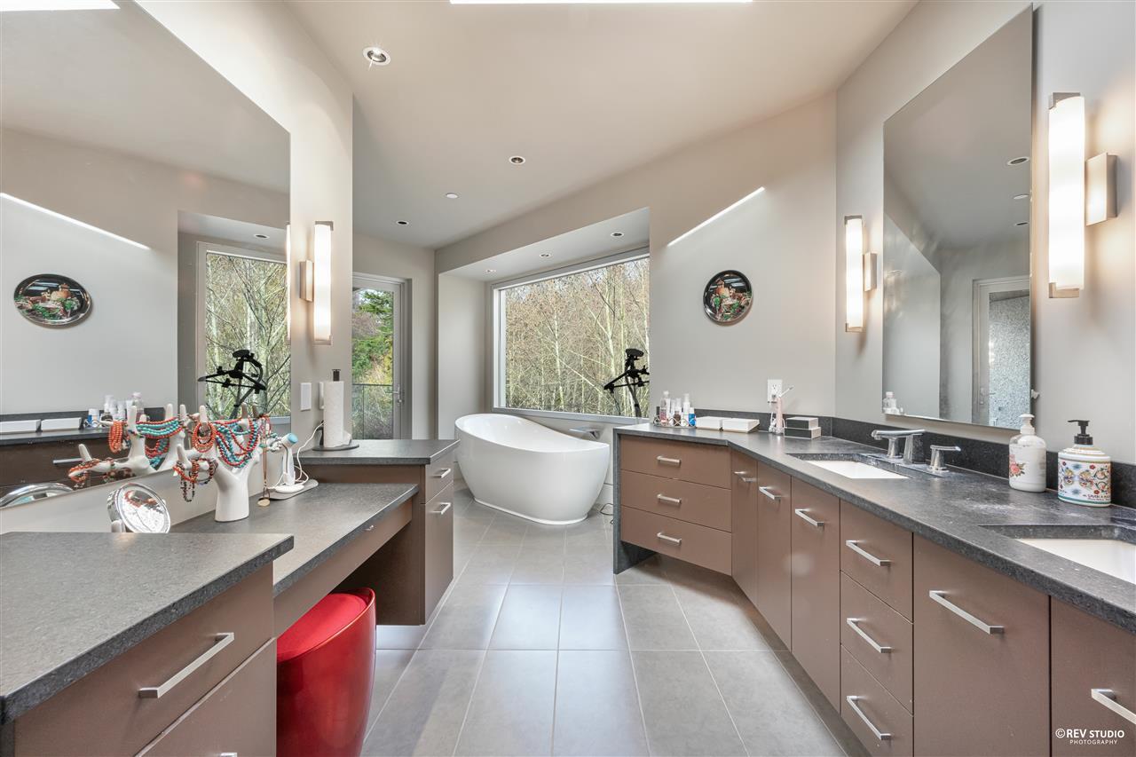 14523 Magdalen Avenue, White Rock, British Columbia V4B 2X5 - Photo 18 - R3076015