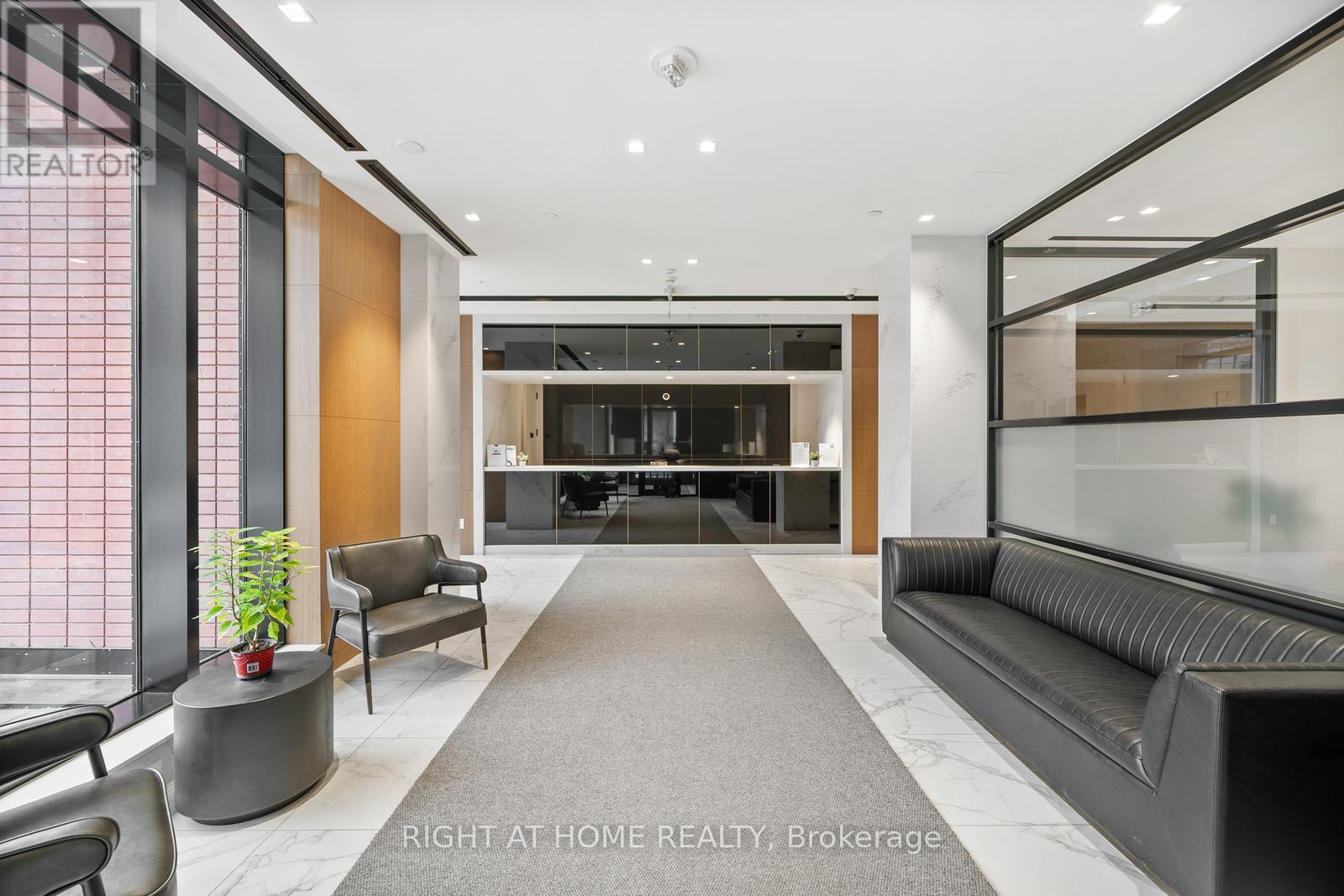 607 - 8 Tippett Road, Toronto, Ontario  M3H 0E7 - Photo 3 - C12663792