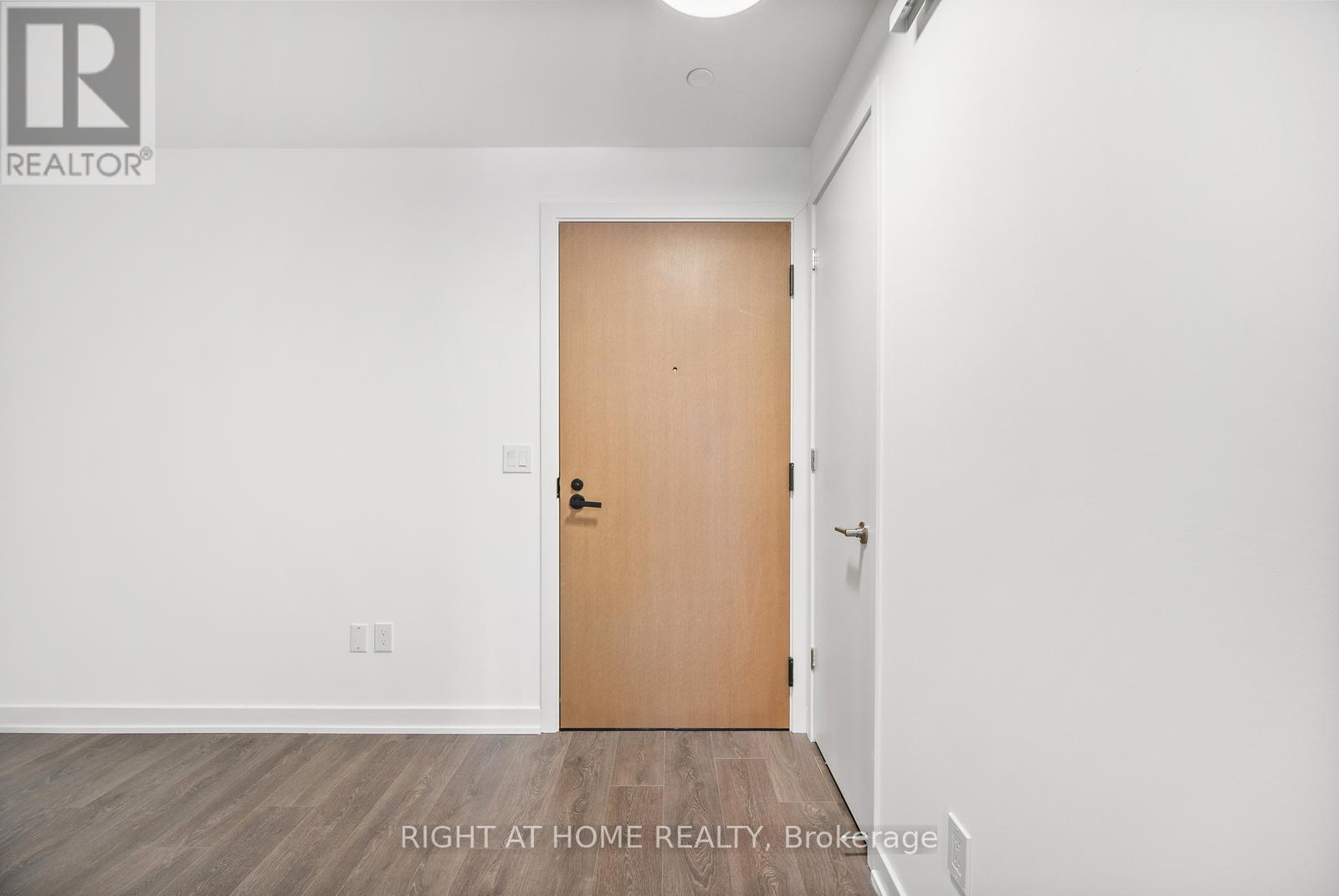 607 - 8 Tippett Road, Toronto, Ontario  M3H 0E7 - Photo 5 - C12663792