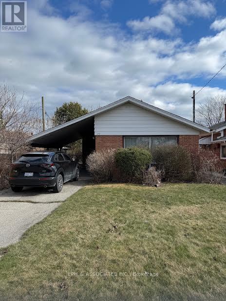 29 STAVELY AVENUE, Toronto, Ontario