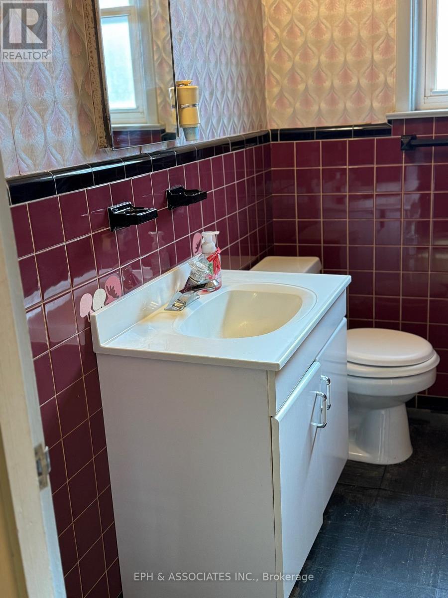 29 Stavely Avenue, Toronto, Ontario  M1K 4P2 - Photo 3 - E12663828