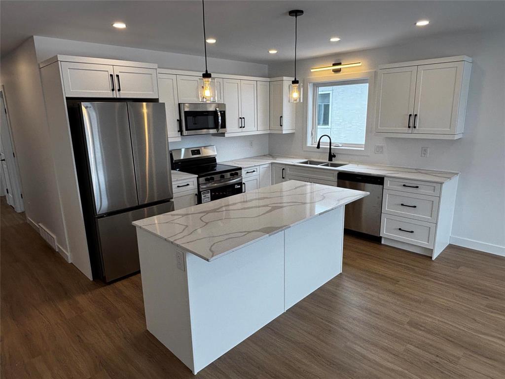 75 Harvest Bay, Blumenort, Manitoba  R5G 0C1 - Photo 2 - 202600279