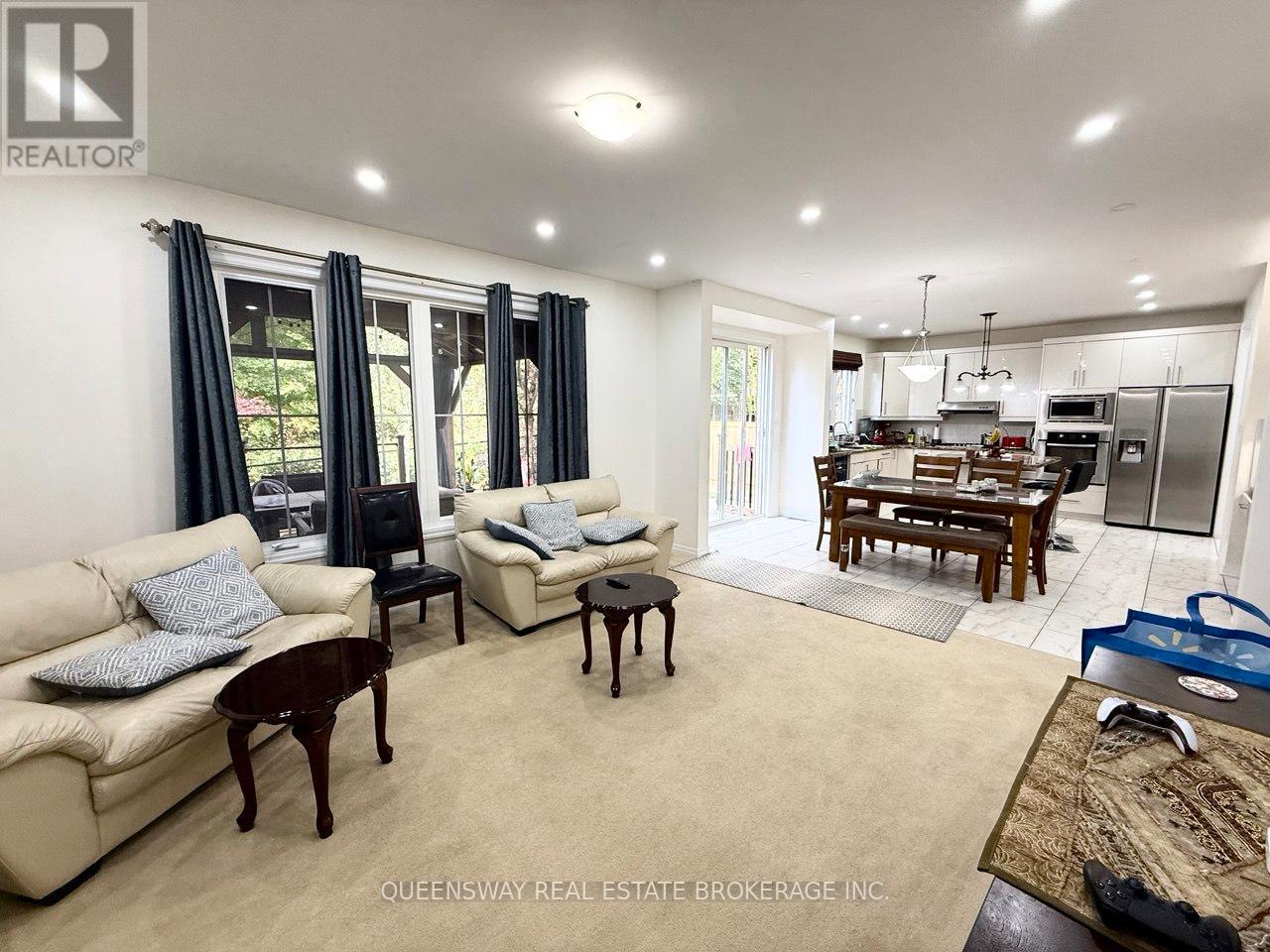 79 Bulmer Street N, Newmarket, Ontario  L3X 3K1 - Photo 2 - N12663846