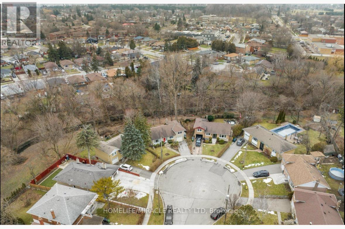 26 Anola Place, Toronto, Ontario  M1K 4W7 - Photo 3 - E12662248